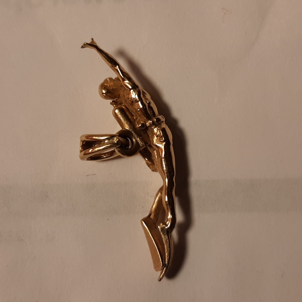 14k gold Diver pendant